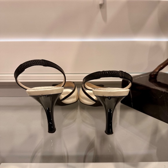 LOUIS VUITTON Ivory & Black Bow Sling-Back Heels - Picture 4 of 5